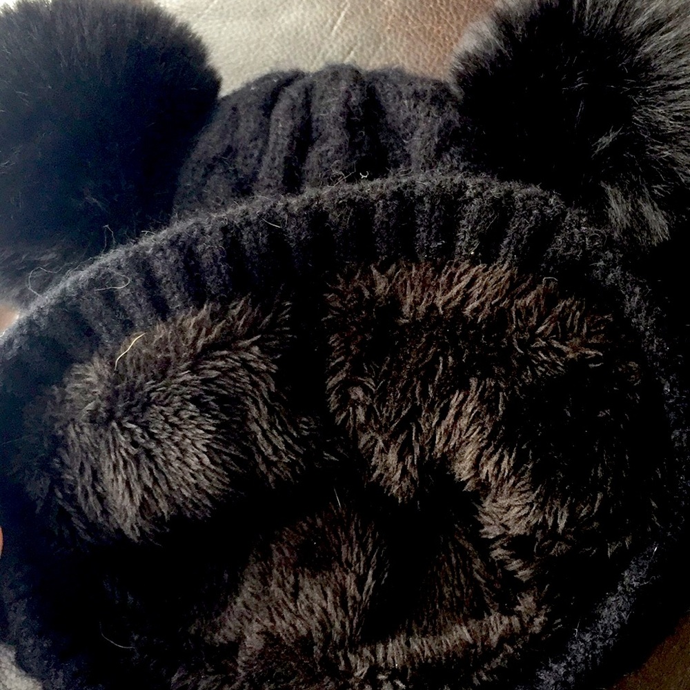 Adorable winter hat - Picture 2 of 2